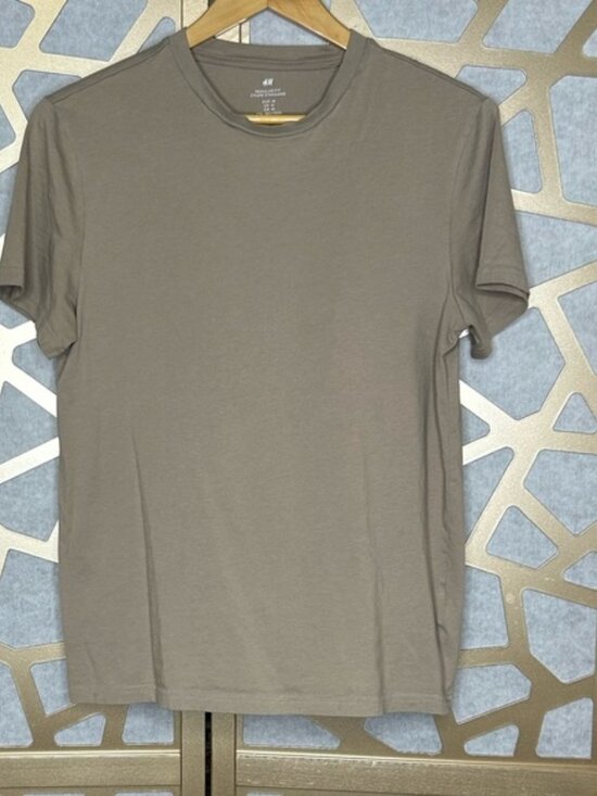 H&M Other - H&M Regular Fit Short Sleeve Tee